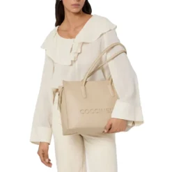 Borsa Donna a Mano COCCINELLE in Pelle Linea Myrtha26 colore Nero