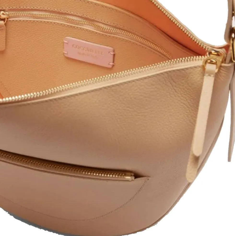 Borsa Donna Asimmetrica a Tracolla COCCINELLE linea Snuggie Medium in Pelle Fresh Beige - Sunrise