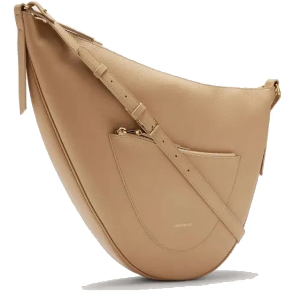 Borsa Donna Asimmetrica a Tracolla COCCINELLE linea Snuggie Medium in Pelle Fresh Beige - Sunrise