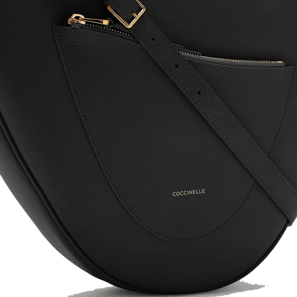Borsa Donna Asimmetrica a Tracolla COCCINELLE linea Snuggie Medium in Pelle Nera