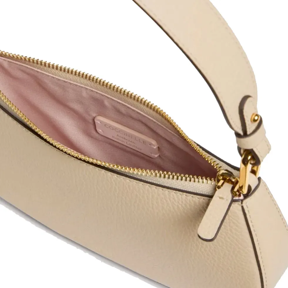 Borsa Donna a Spalla COCCINELLE in Pelle Linea Merveille Colore Sandshell