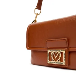 Borsa Donna a Spalla con Tracolla LOVE MOSCHINO color Castagna con Placca Quadrata con Logo