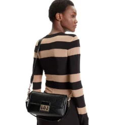 Borsa Donna a Spalla con Tracolla LOVE MOSCHINO Nera con Placca Quadrata con Logo