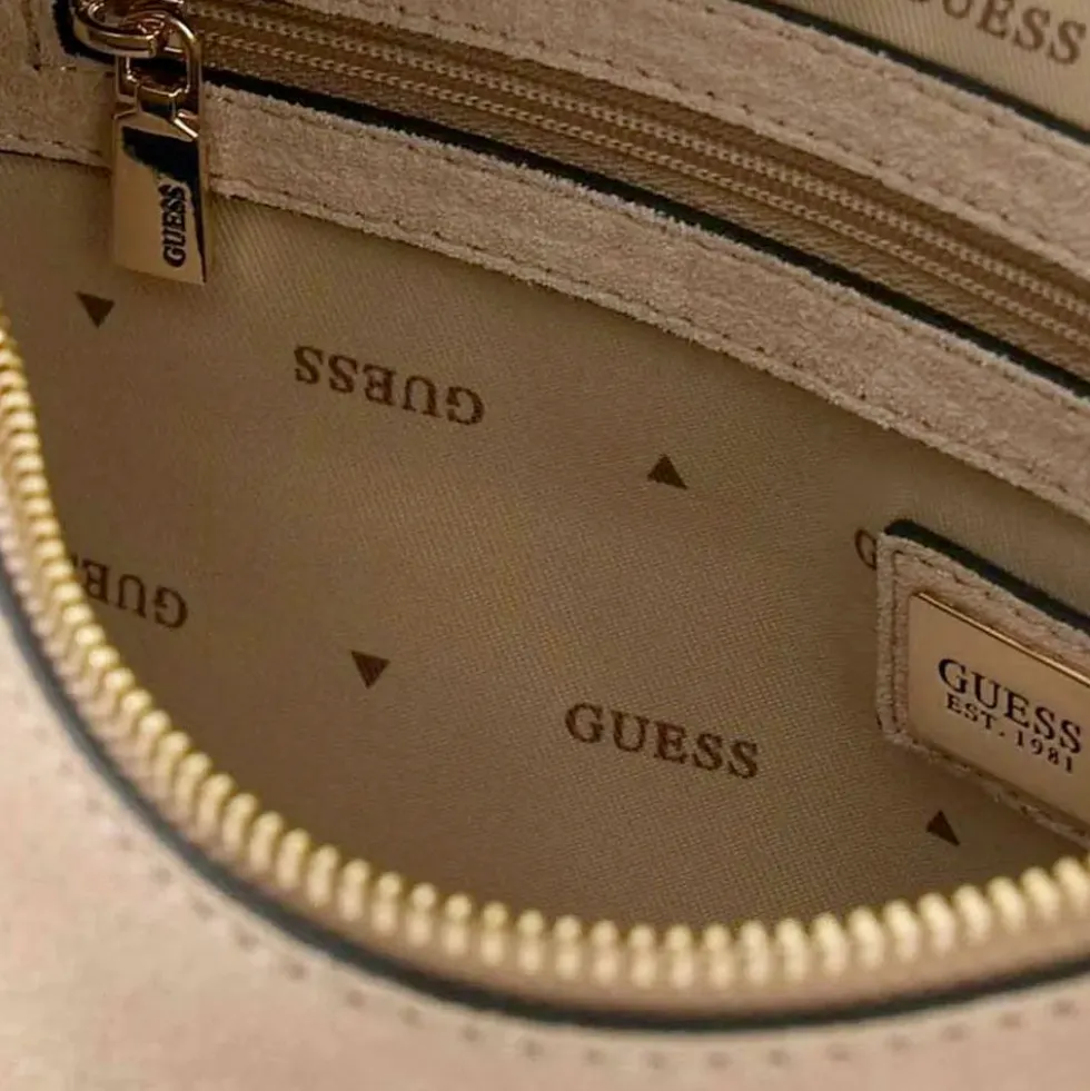 Borsa Donna Hobo a Spalla GUESS Linea Danya Colore Taupe