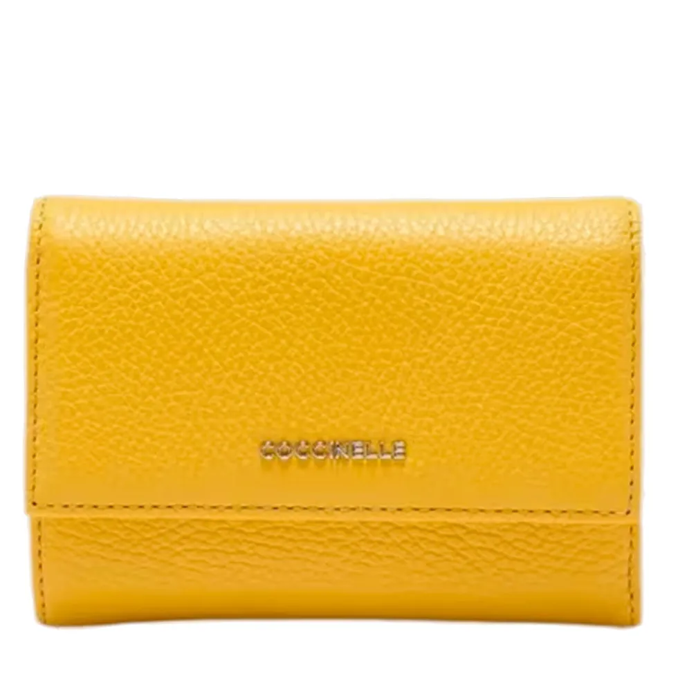 Portafoglio Piccolo COCCINELLE in Pelle Martellata Linea Metallic Soft colore Soleado