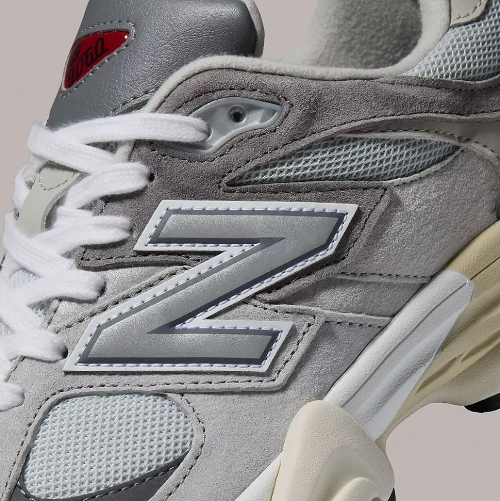 Sneakers Running NEW BALANCE 9060 in Suede e Tessuto Rain Cloud Castlerock e White