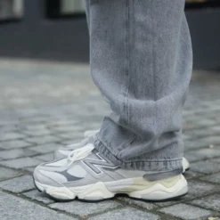 Sneakers Running NEW BALANCE 9060 in Suede e Tessuto Rain Cloud Castlerock e White